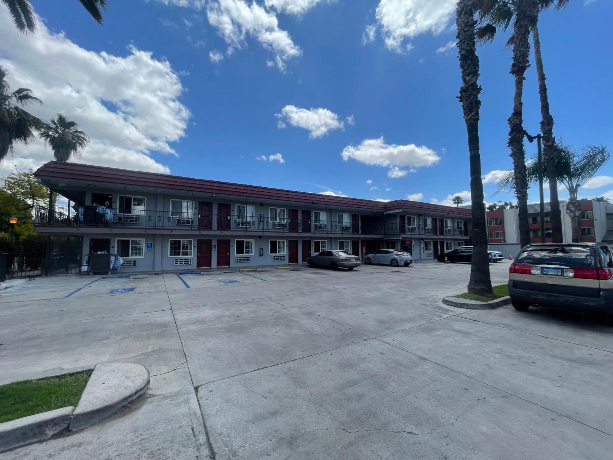 Simplestay Suites - Downtown San Bernardino Bagian luar foto