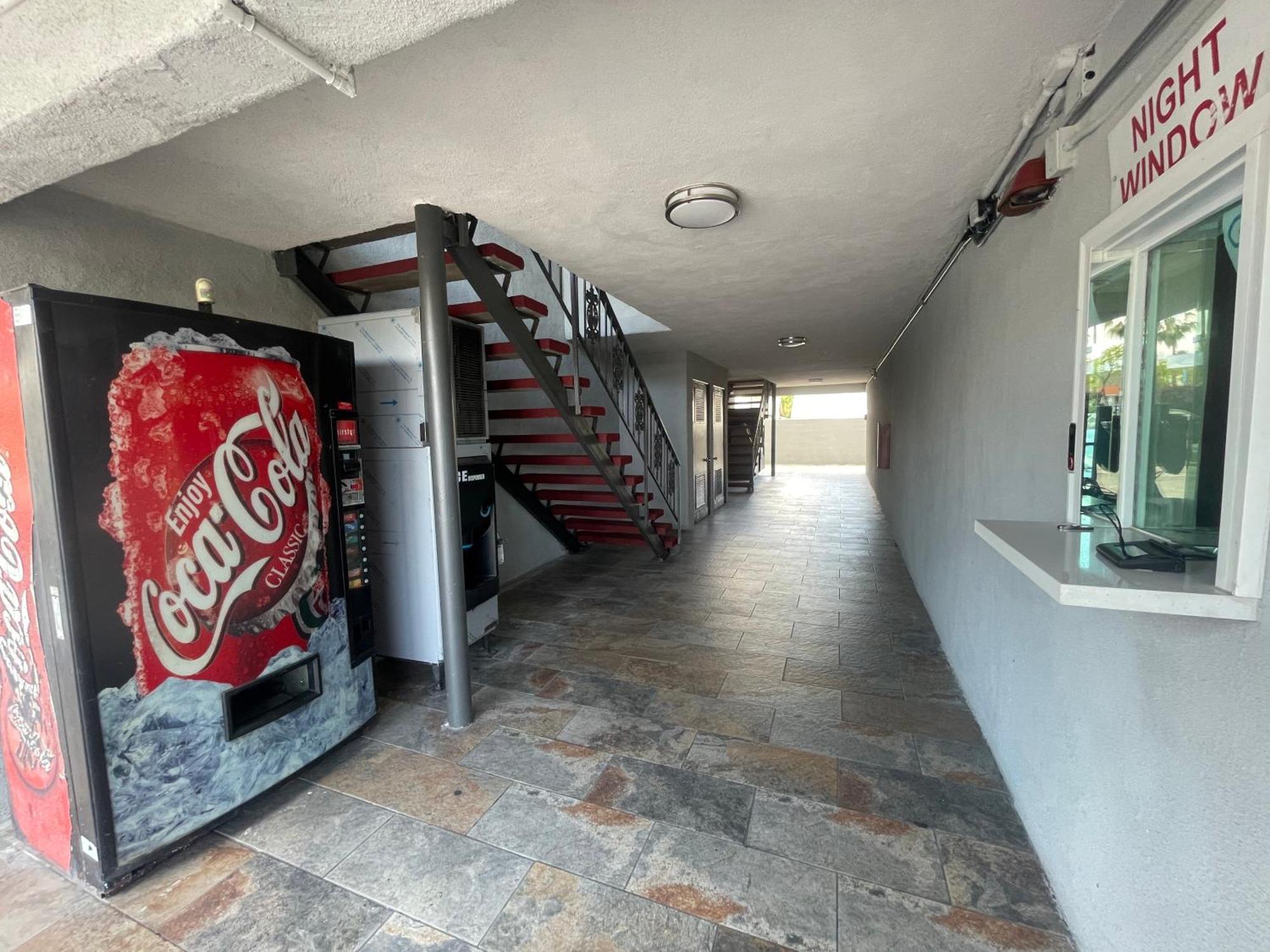 Simplestay Suites - Downtown San Bernardino Bagian luar foto