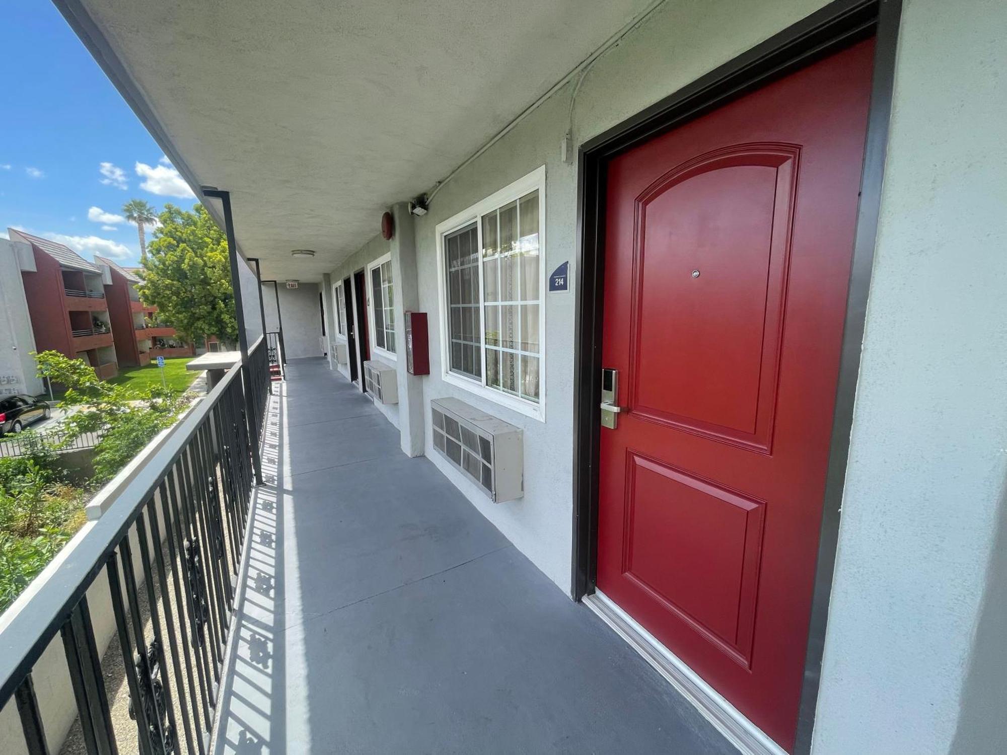 Simplestay Suites - Downtown San Bernardino Bagian luar foto