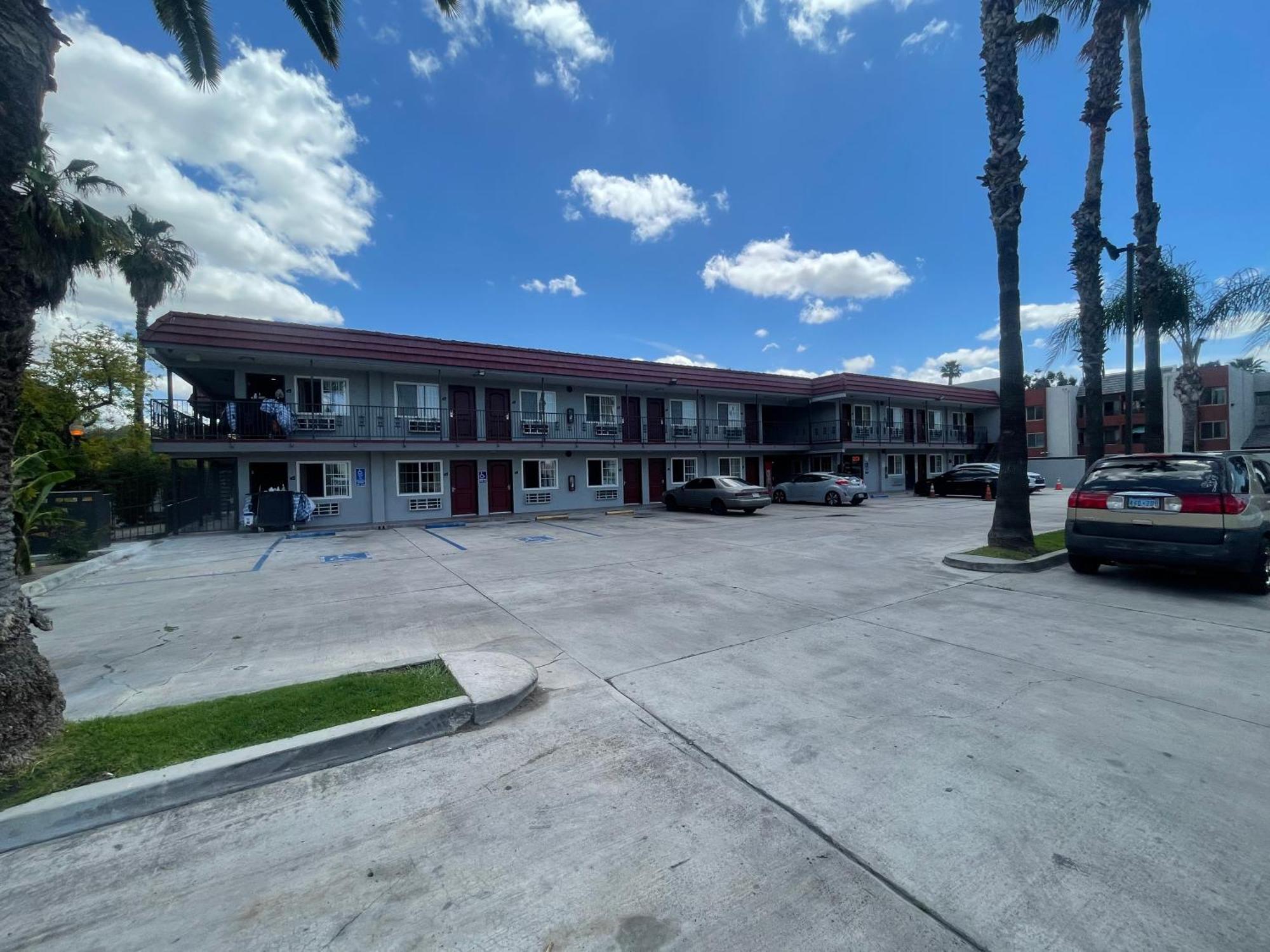Simplestay Suites - Downtown San Bernardino Bagian luar foto