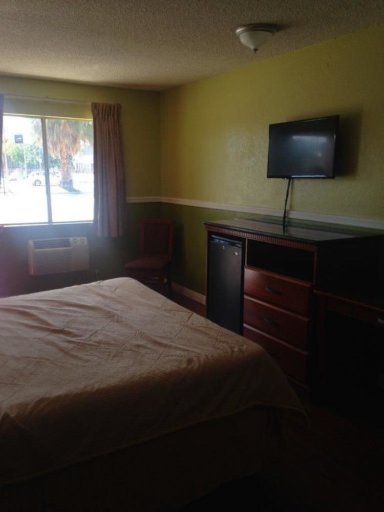 Simplestay Suites - Downtown San Bernardino Bagian luar foto